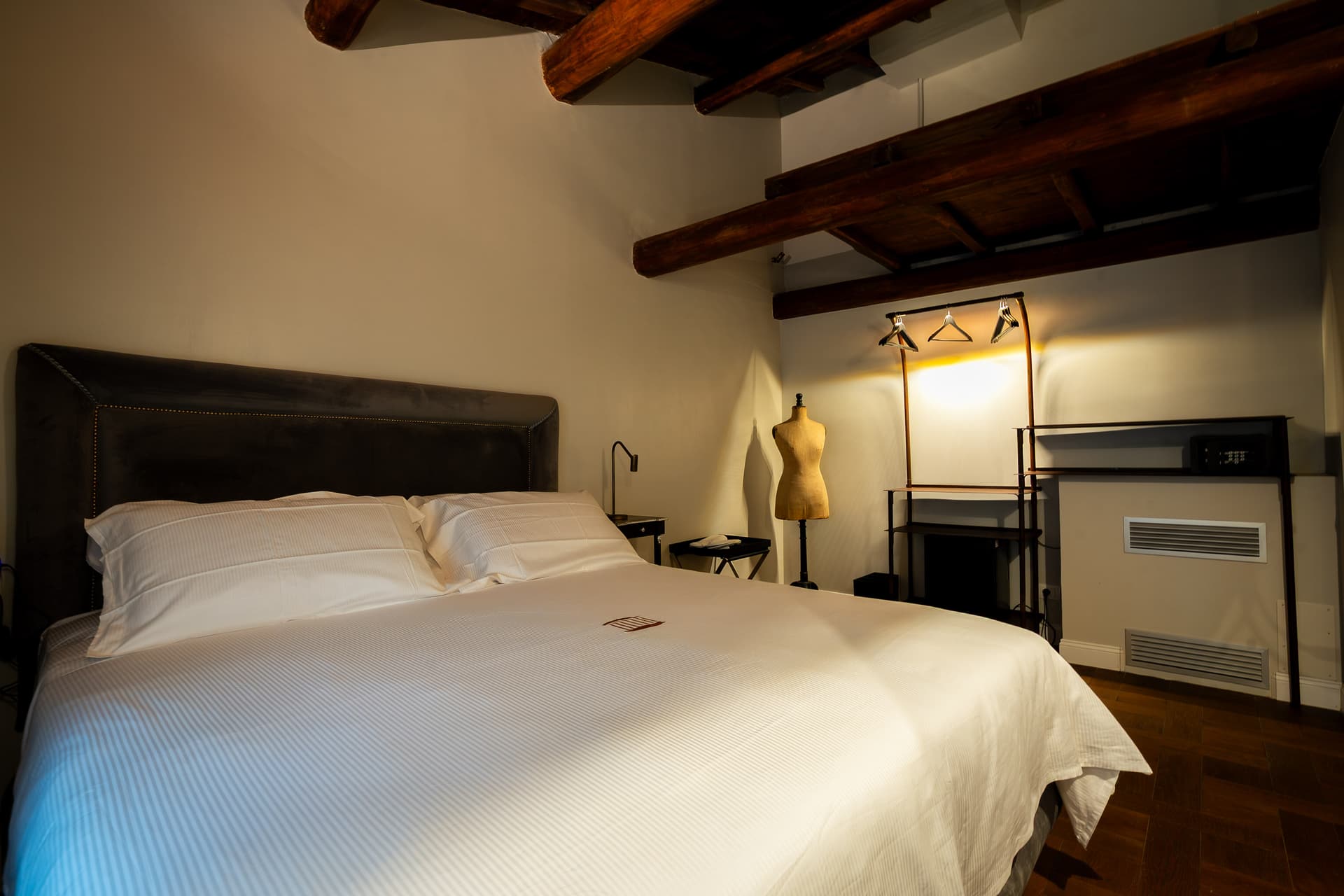 Suite R. Chateaubriand 1