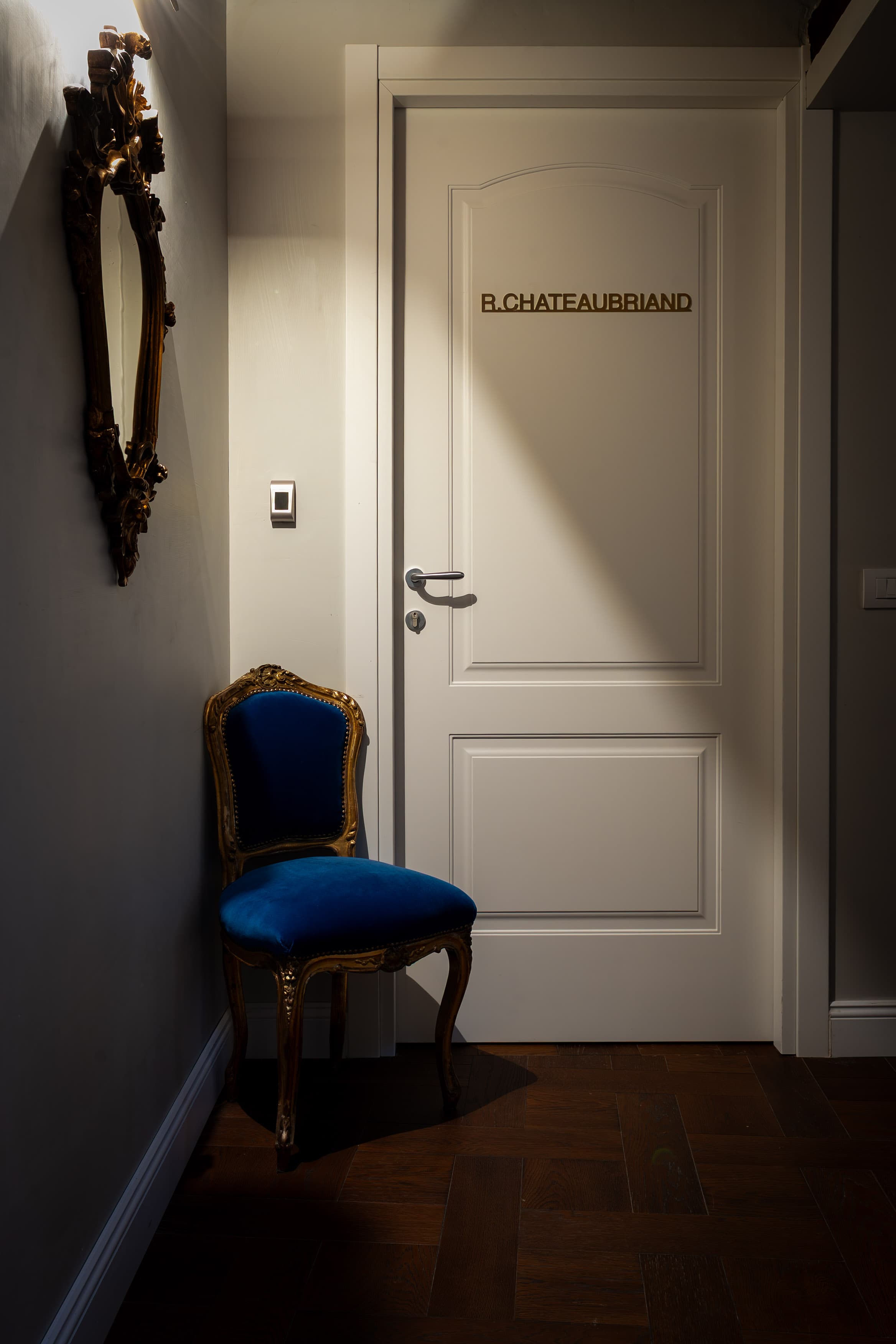 Suite R. Chateaubriand 5